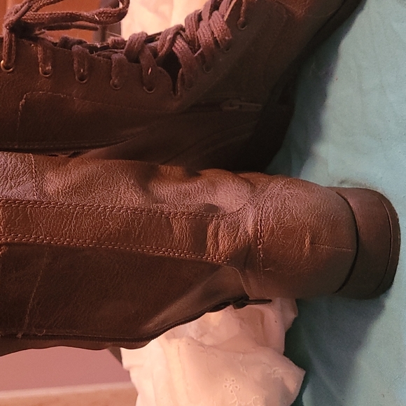 NWOT Vegan Boots 90s - Picture 4 of 7